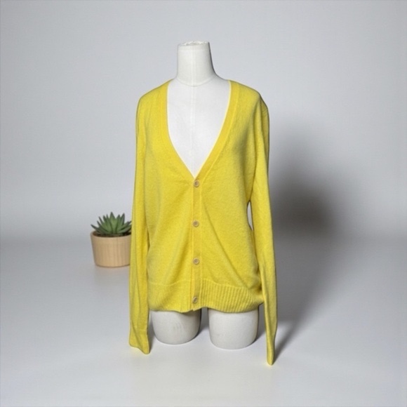 Theory 100% Cashmere Oversized Yellow Fine Knit long sleeve button down - Picture 1 of 8